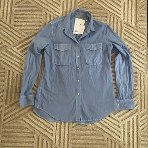 Vince Cotton/Silk Light Blue Casual Button-Down Shirt. Size small. New with tags